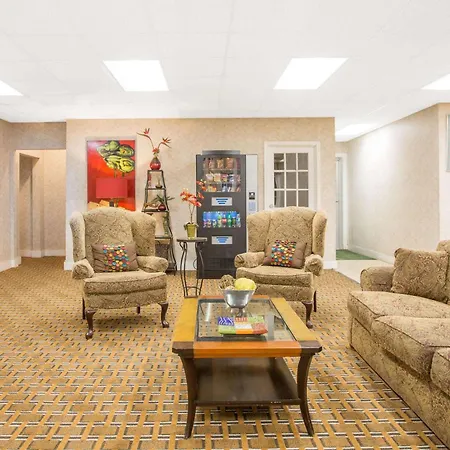 Days Inn By Wyndham Chester-3
