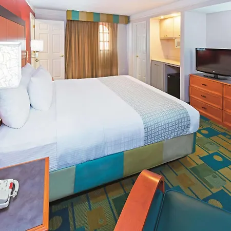 Baymont By Wyndham Lubbock - Downtown Civic Center-3