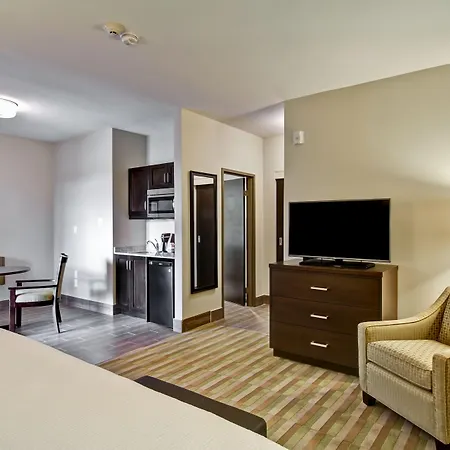 Best Western London Airport Inn & Suites-3