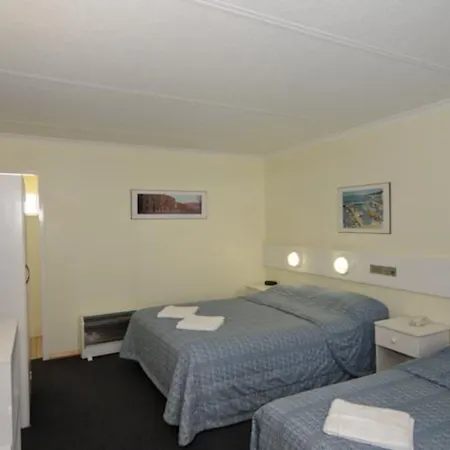 Martin Cash Motel-2
