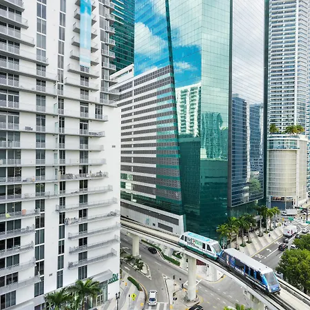 Courtyard Miami Downtown Brickell Area-2