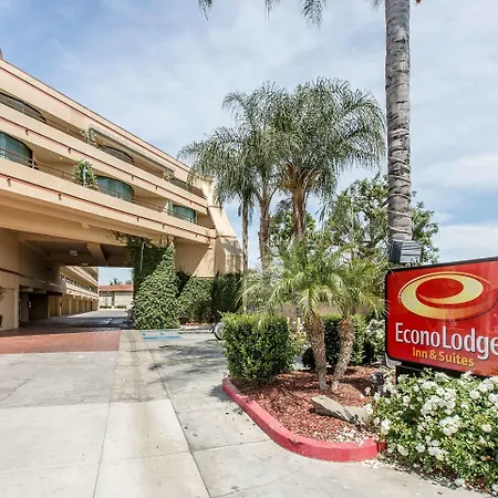 Econo Lodge Inn & Suites Riverside - Corona-2