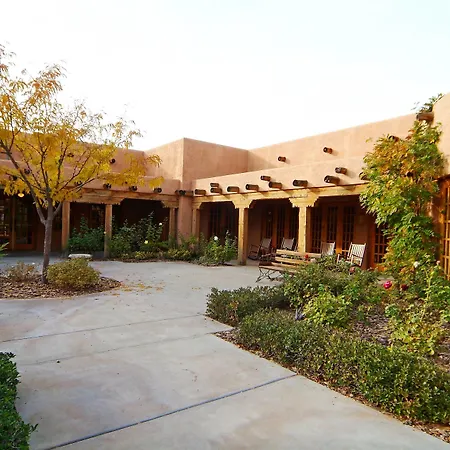 Courtyard Page At Lake Powell-3