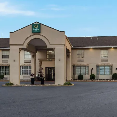 Quality Inn Saint Louis Airport-3