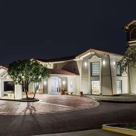 La Quinta Inn By Wyndham San Antonio Lackland-3