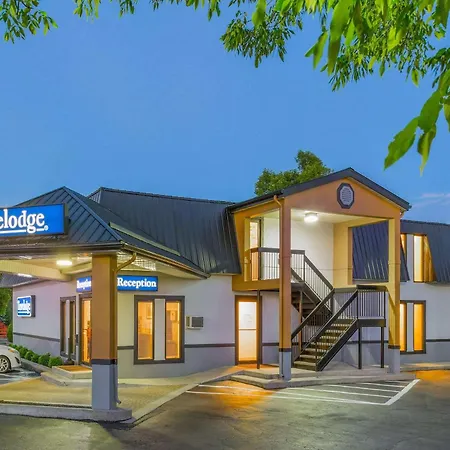 Travelodge By Wyndham Gananoque-3