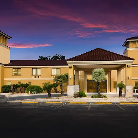 Surestay Plus Hotel By Best Western San Antonio North-2
