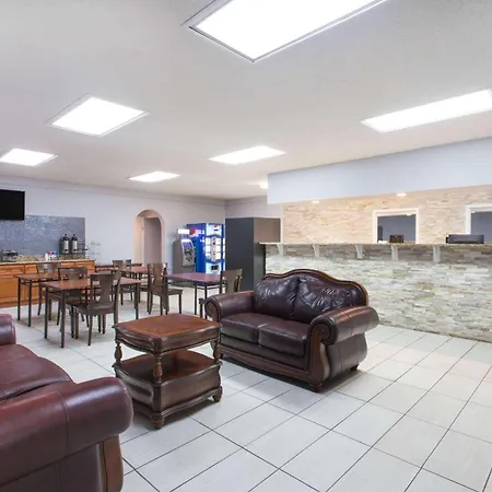 Knights Inn - Plant City-2