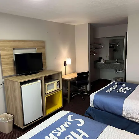 Days Inn By Wyndham Pratt-3