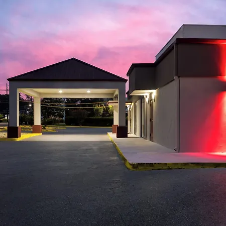 Red Roof Inn & Suites Statesboro - University-2
