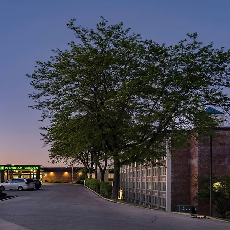 Wyndham Garden Kenosha Harborside-2