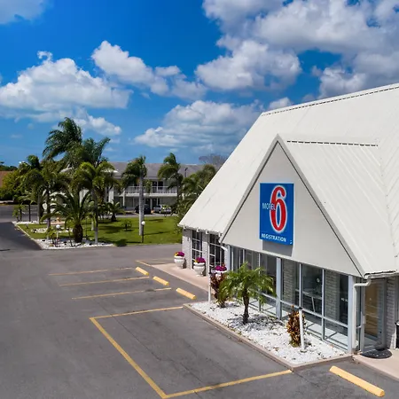 Motel 6 Englewood, Fl-3