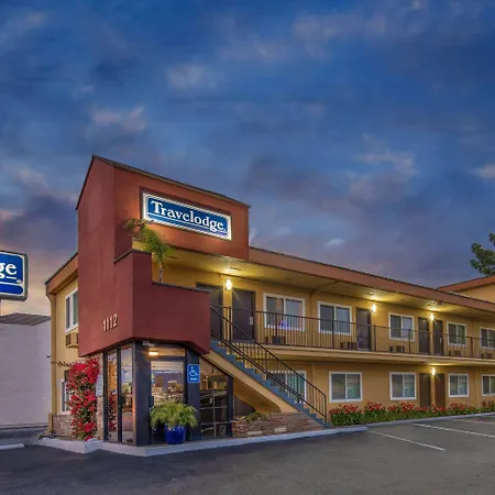 Travelodge By Wyndham Burbank-Glendale-2