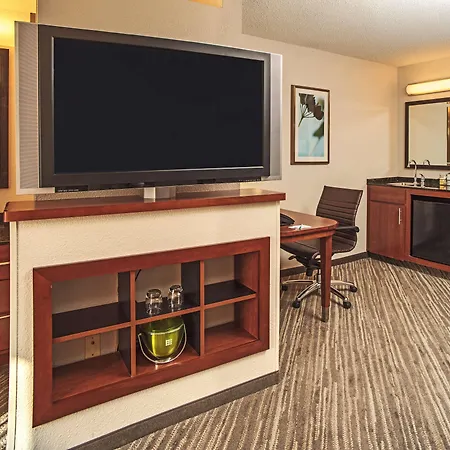Hyatt Place Cincinnati Blue Ash-2