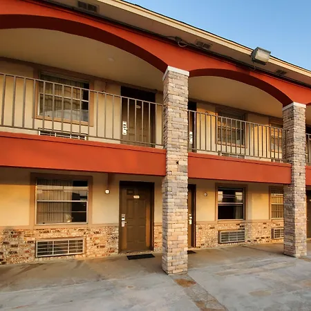 Econo Lodge Inn & Suites Sealy-2