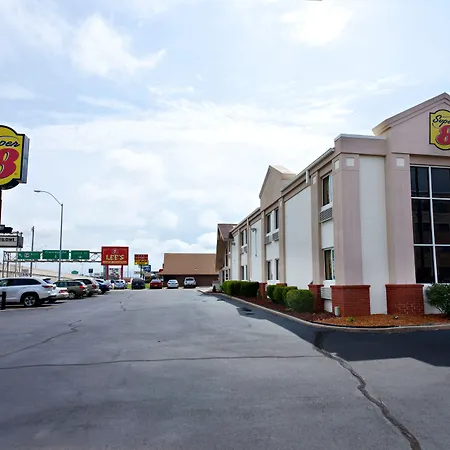 Super 8 By Wyndham Wichita Airport West Kellogg-2