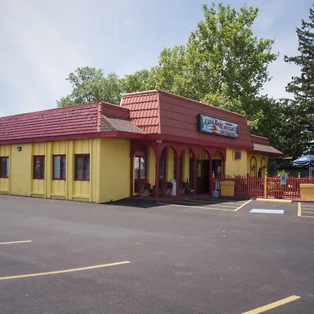 Econo Lodge Inn & Suites Sandusky South-2