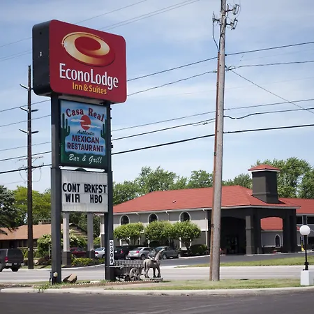 Econo Lodge Inn & Suites Sandusky South-3