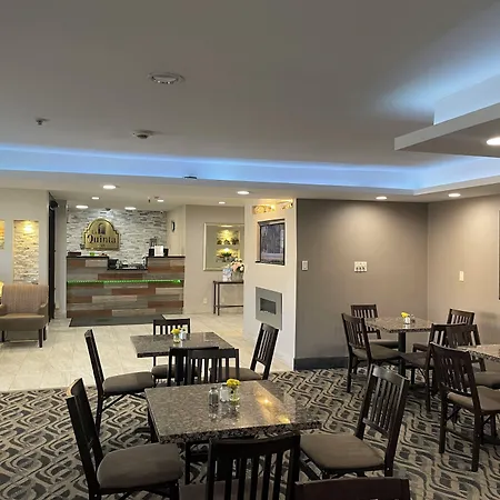 La Quinta Inn And Suites By Wyndham Cincinnati North-3
