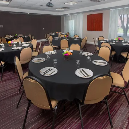 Courtyard By Marriott Sioux Falls-3