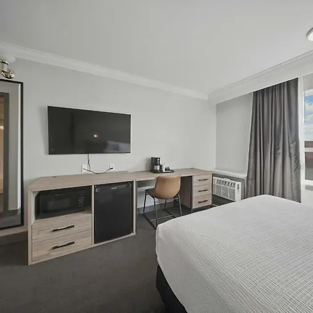 Sandman Hotel Red Deer-3