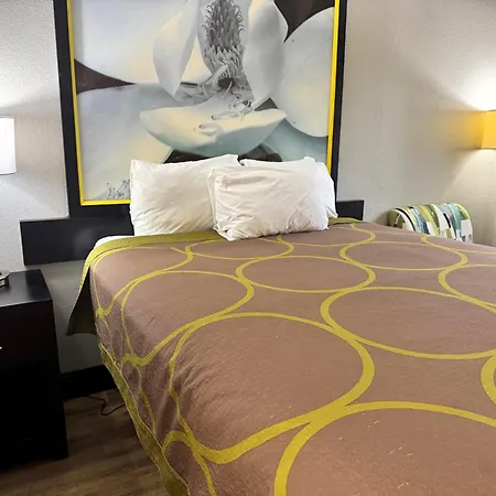 Super 8 By Wyndham Tupelo Airport-2