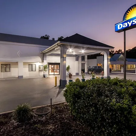 Days Inn By Wyndham Goose Creek-2