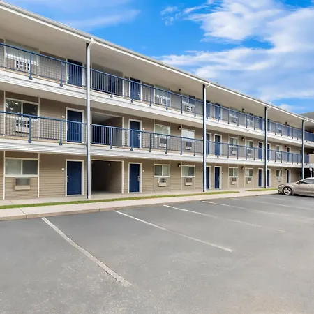 Birch Hill Suites - Lakeland-3