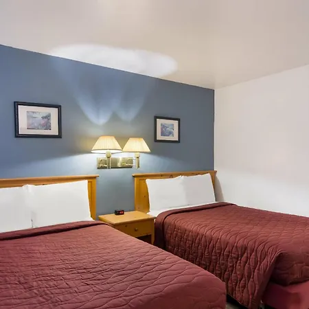 Rodeway Inn & Suites Sidney Historic Downtown I-80-2