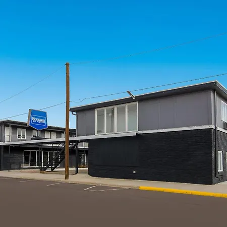 Rodeway Inn & Suites Sidney Historic Downtown I-80-3