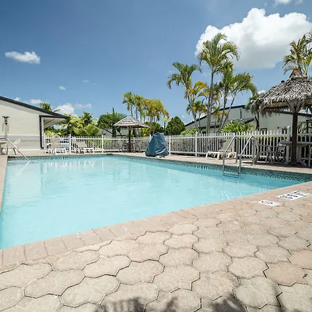 Travelodge By Wyndham Florida City/Homestead/Everglades-2