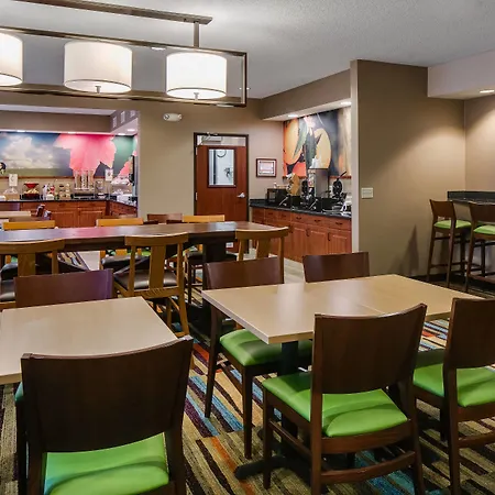 Fairfield Inn & Suites Kansas City Airport-2