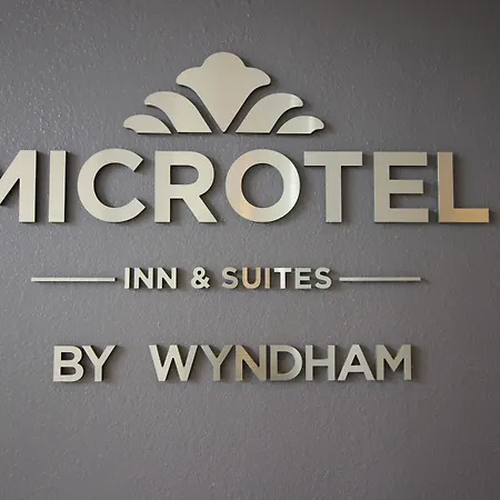 Microtel By Wyndham Victor-2