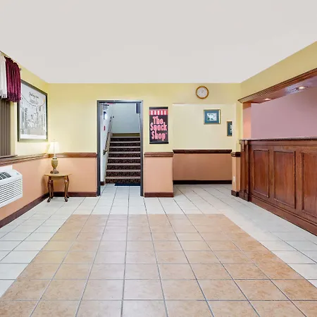 Super 8 By Wyndham Johnson City-3