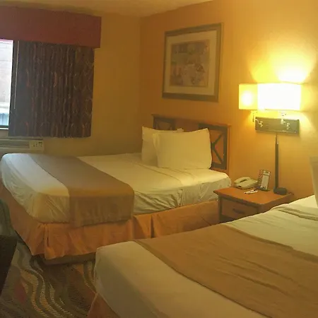 Travelodge By Wyndham Battle Creek-2