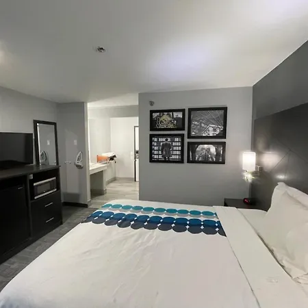 La Quinta Inn By Wyndham Indianapolis Airport Executive Dr-2