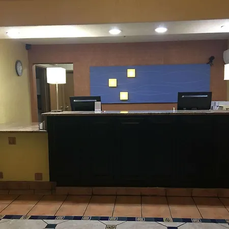 Ramada By Wyndham Santa Fe-2