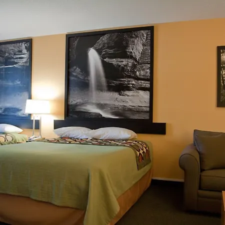 Super 8 By Wyndham Ottawa Starved Rock-3