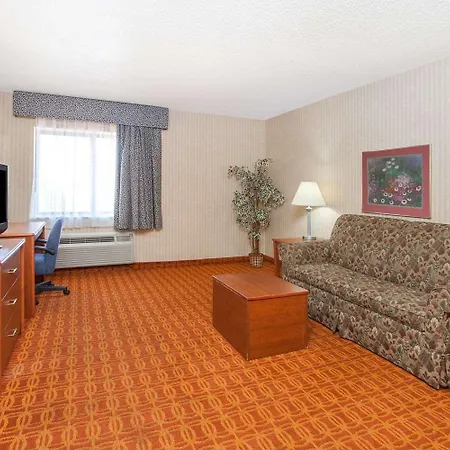 Baymont By Wyndham Detroit/Roseville-2