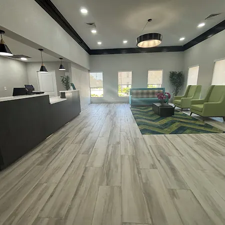 Quality Inn & Suites At Airport Blvd I-65-2