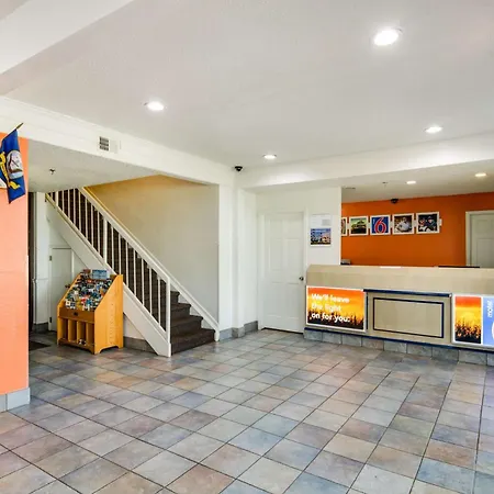 Motel 6-Waukegan, Il-2