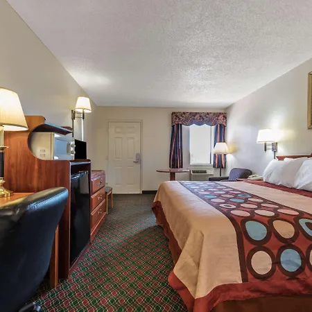 Super 8 By Wyndham Eastland-2