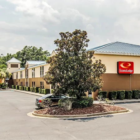 Econo Lodge Darien-3