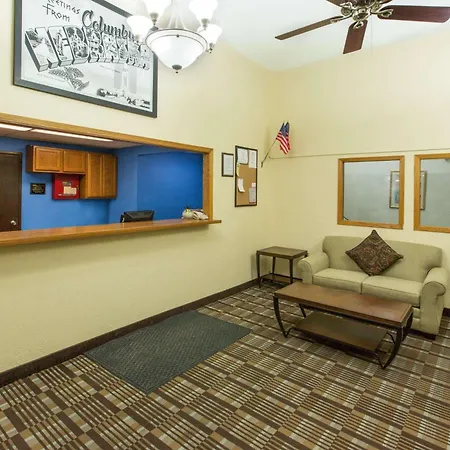 Super 8 By Wyndham Columbus-3
