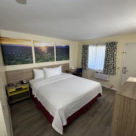 Days Inn By Wyndham San Marcos-3