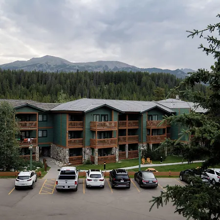 Lake Louise Inn-3