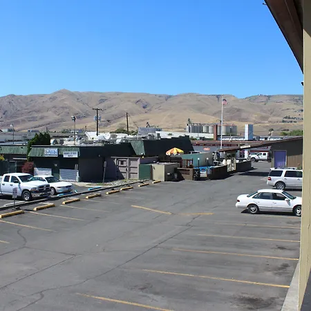 Cedars Inn Lewiston-2