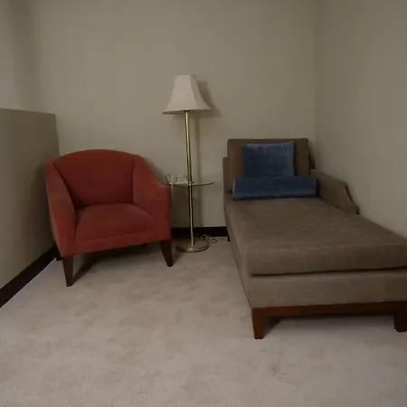 Travelodge By Wyndham St. Louis-2