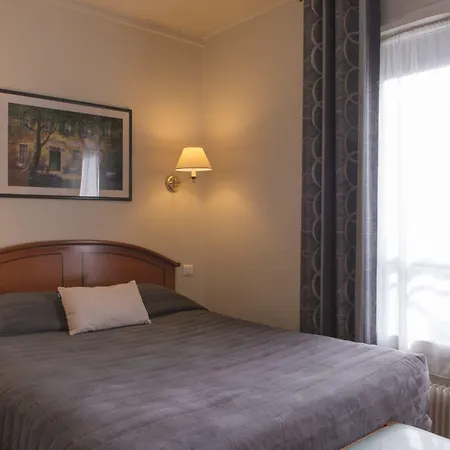 Hotel De Geneve-2