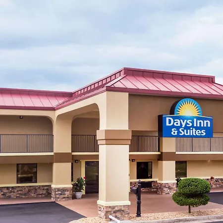 Days Inn & Suites By Wyndham Warner Robins Near Robins Afb-2